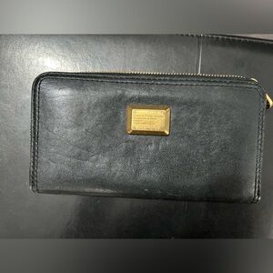 marc by Marc Jacobs  classic leather wallet 💯 Authentic